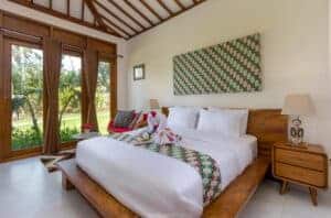 villa-ronggo-mayang-bedroom-a-01x-bali-vacation-homes-22