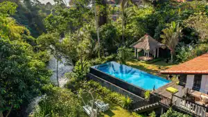 Villa Lepak aan de rivier - Bali Vakantiehuizen 01