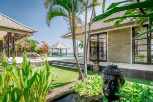 Villa Lovina Beach 1 – buitenkant en tuin – Vakantiehuizen op Bali 020